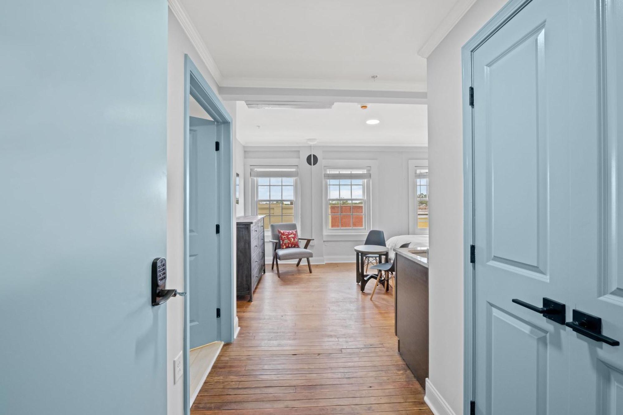 Historic Elegance Loft In Downtown *